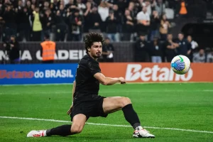 Milan awaits André from Corinthians and may proceed with legal actions.