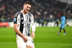 Juventus falha acordo com Vlahovic e futuro do avançado é incerto