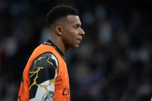 “Mbappé hires famous doctor who operated on Ibrahimovic and Benzema.”