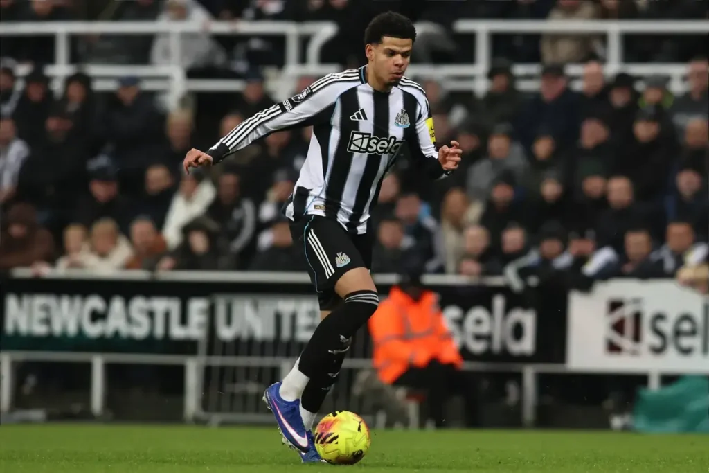 Osula brilha com golo tardio e dá primeira derrota ao Manchester United de Carrick