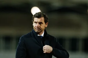André Villas-Boas critica condicionamento evidente na equipa – “O Luis Suárez acabou de chamar ladrão”