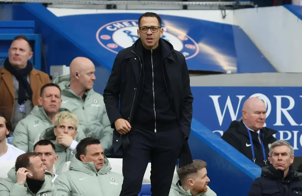 Liam Rosenior reconhece que o tempo está a esgotar-se para o Chelsea na Champions League