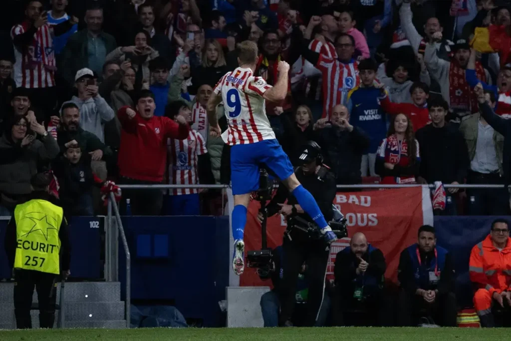 Atletico Madrid triumphs with a last-minute goal against the bottom team.