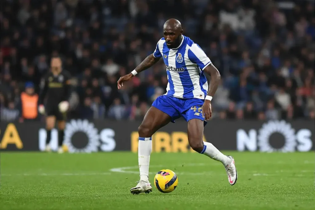 Reforços de inverno do FC Porto transformam equipa em campo