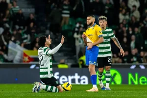 Var do Sporting-Famalicão recebe críticas e gera polémica entre adeptos