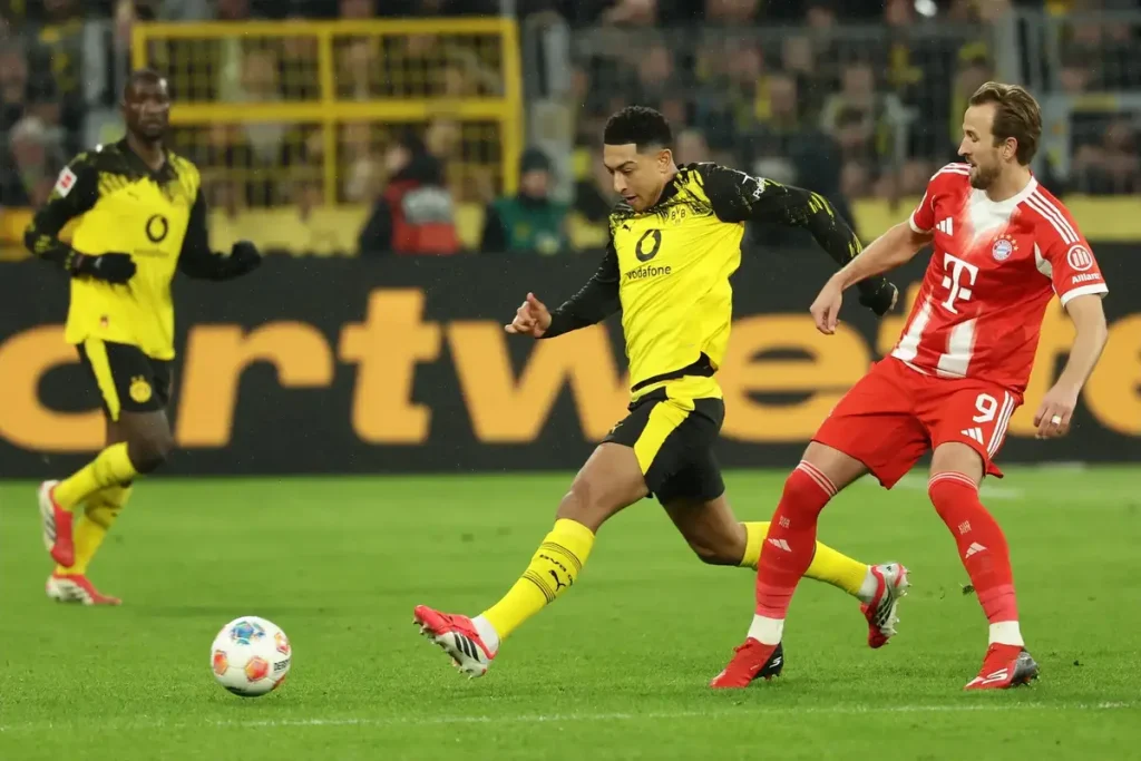 Bayern arrasa Borussia Dortmund e Kane brilha no clássico alemão