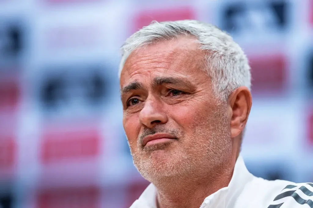 Mourinho impõe pressão alta e transforma o jogo do seu clube