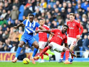 “Welbeck shines and Brighton puts pressure on Nottingham Forest.”