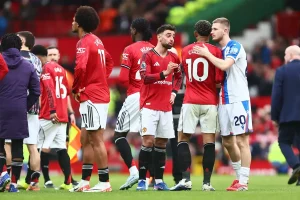 Manchester United defeats Crystal Palace and climbs to third place.