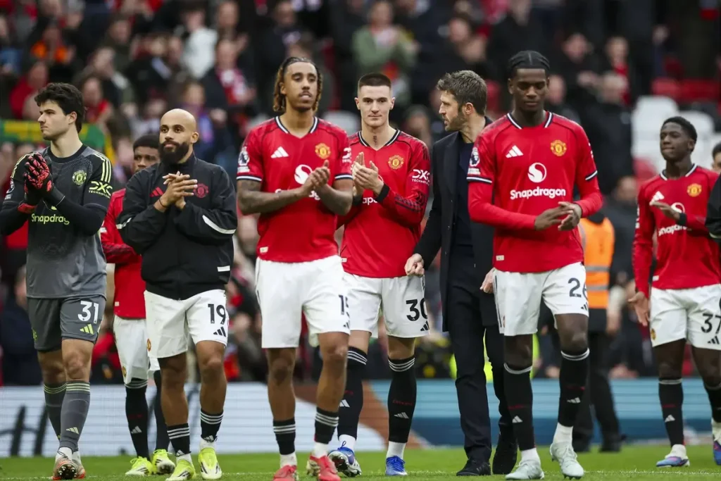 Manchester United tem ‘cheque em branco’ para contratar três alvos principais