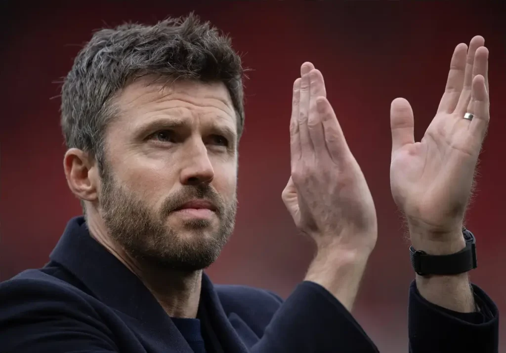 Carrick emociona-se com cânticos dos fãs em old trafford: Este lugar significa muito para mim!