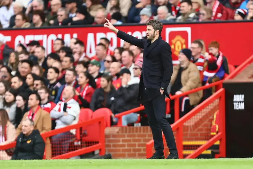 Romano aponta treinador que pode assumir o comando do Manchester United