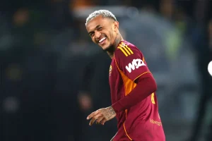 Wesley suspenso após polémico empate entre Roma e juventus na Serie A