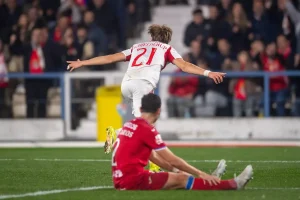 Benfica triumphs over Gil Vicente with a stunning goal from Schjelderup.