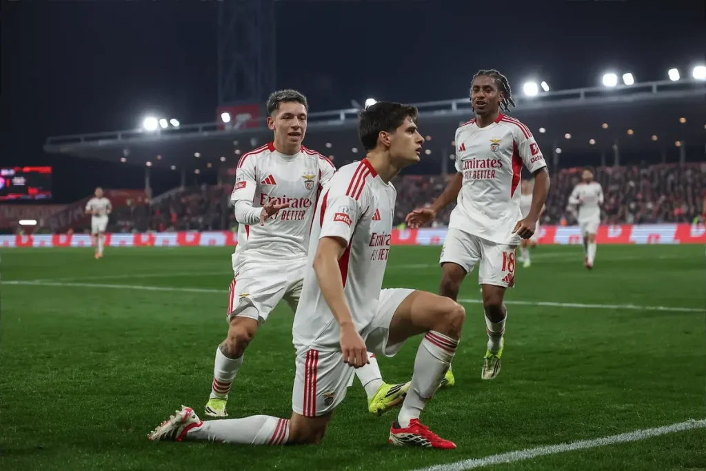 Clubes de elite pressionam a UEFA por maiores plantéis na Champions League