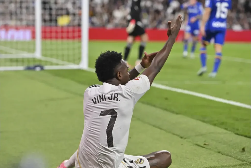 Vini jr. Reage a festejo polémico de jogador do Getafe no bernabéu