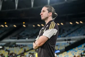 Filipe Luís despede-se do Flamengo com emoção e gratidão