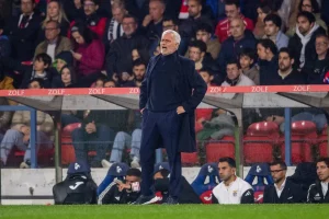 Mourinho surpreende com nova abordagem que encanta adeptos e críticos