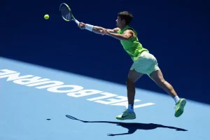 Carlos Alcaraz impressiona em treino com Tommy Paul no Indian Wells