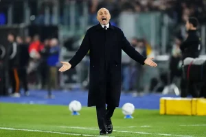 AS Roma penalized for chants from fans against Spalletti.