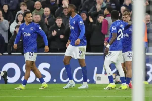 “Everton in European race while Leeds suffers bitter defeat against Sunderland.”