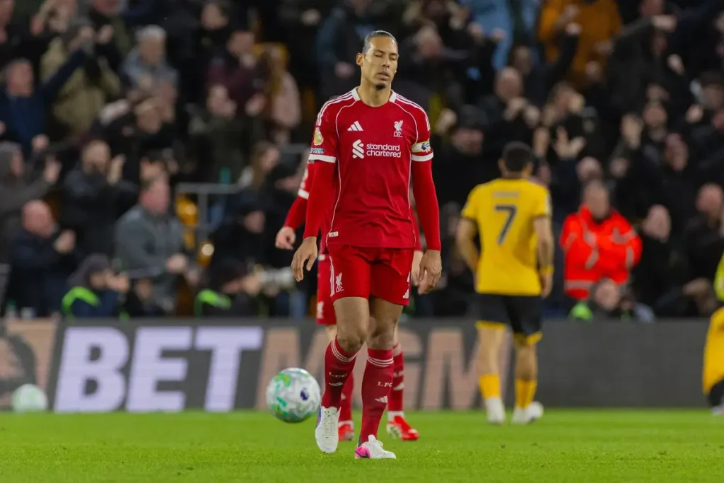 Van dijk aponta dedos à lentidão do Liverpool e assume a culpa
