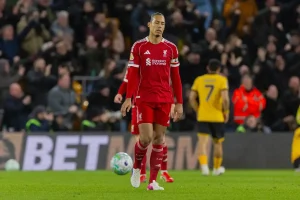 “Van Dijk points fingers at Liverpool’s slowness and takes the blame.”
