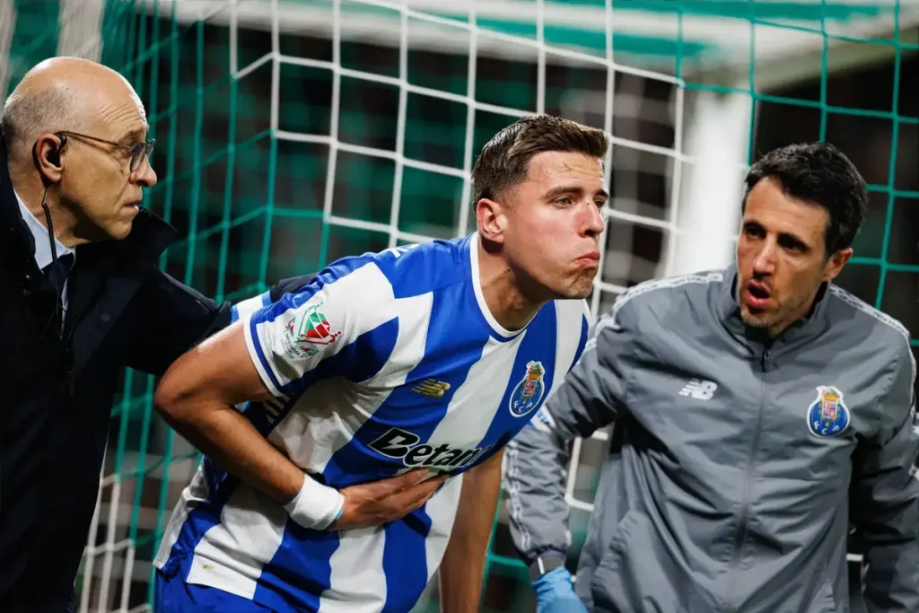 FC Porto revela detalhes da lesão de Bednarek em alvalade