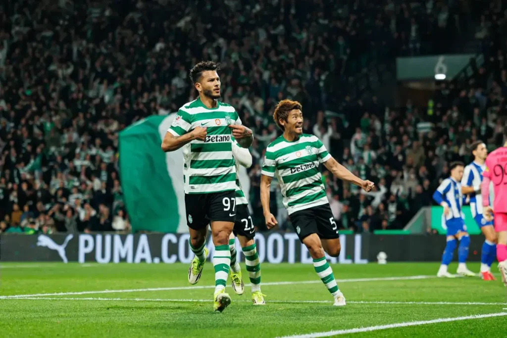 Luis Suárez marca de penálti e dá vantagem ao sporting em alvalade