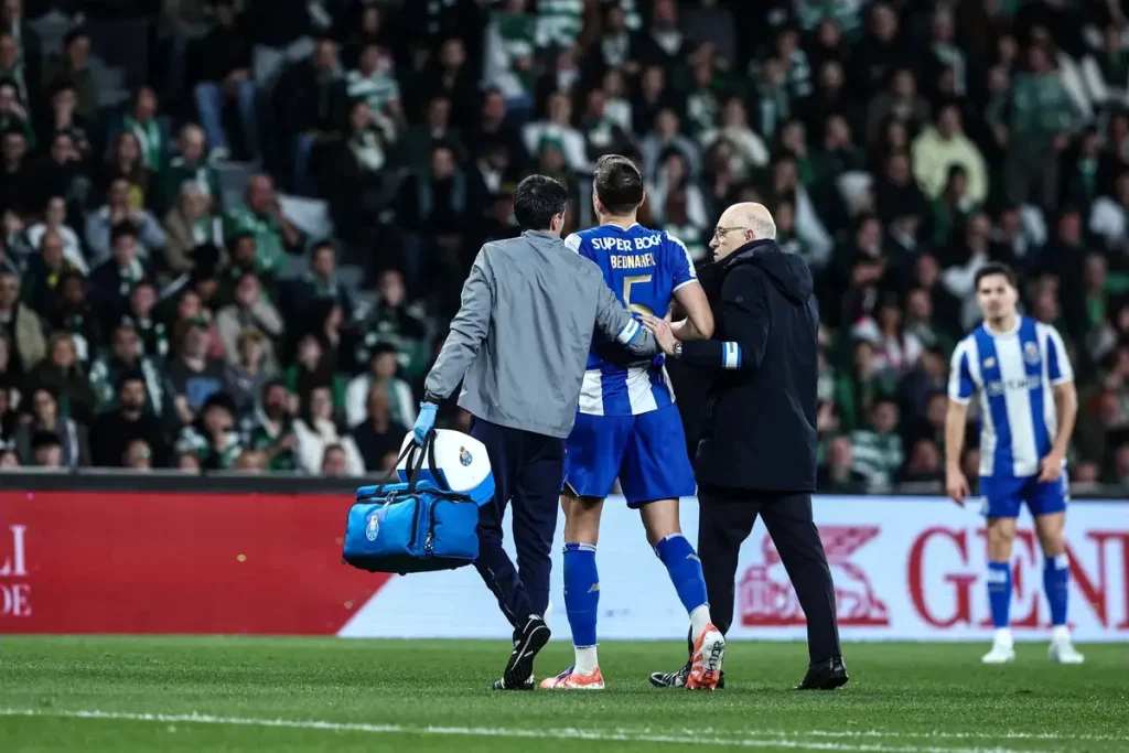 Bednarek fora do clássico: O que esperar do grande jogo na luz