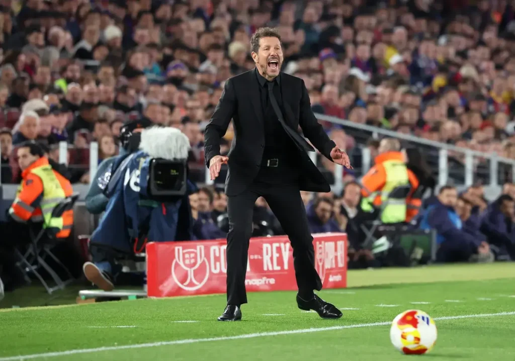 Simeone afirma que o Atlético foi melhor que o Barcelona na segunda mão