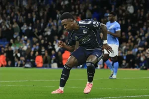 “Vinícius shines and eliminates Manchester City, Real Madrid advances to the quarter-finals.”