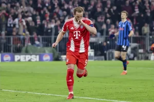 Harry Kane reacts emotionally to special words from Italian world champion.