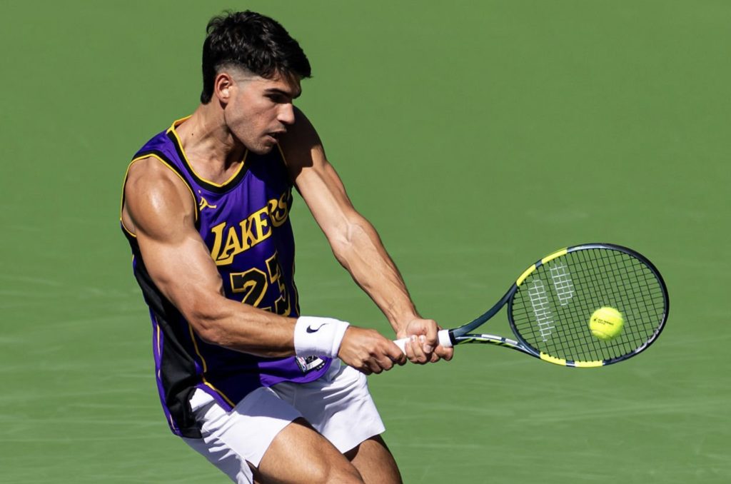 “Carlos Alcaraz shines in Indian Wells with fun moments among WTA stars.”