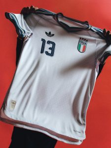 Itália revela novo equipamento fora para o Mundial de 2026