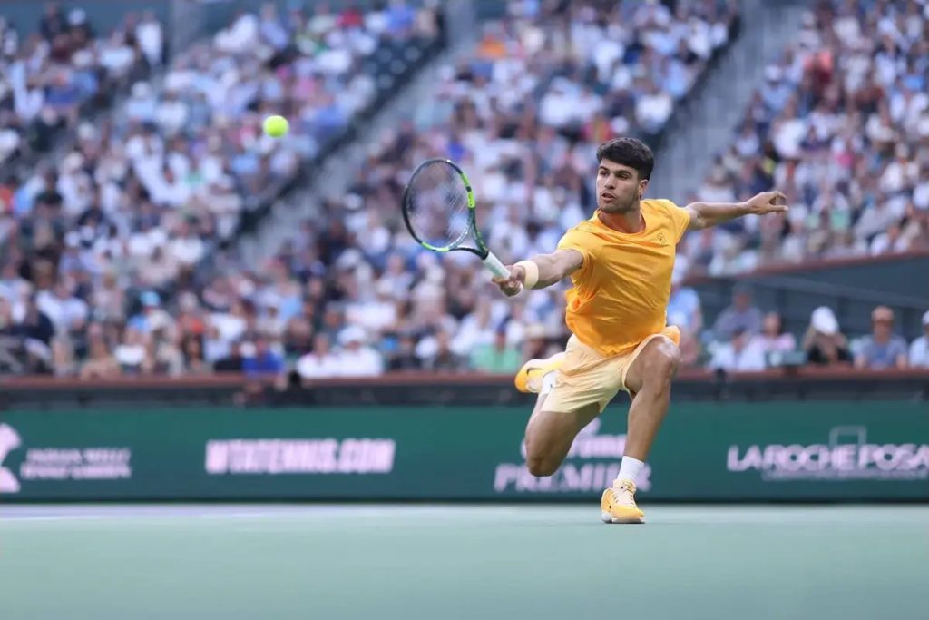 “Alcaraz dominates Dimitrov at the ATP Indian Wells, and Hijikata dispatches Darderi.”
