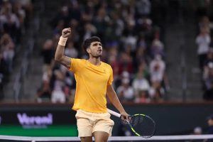 Alcaraz avança para os oitavos de final em Indian wells com grande desempenho