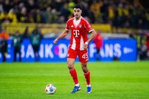 Aleksandar Pavlovic revela futuro incerto após rumores sobre Manchester United