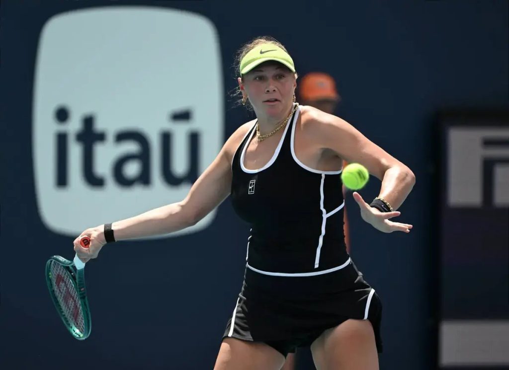 “Amanda Anisimova overcomes difficulties and achieves victory in Miami.”