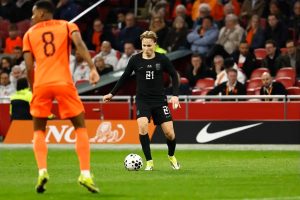 Andreas Schjelderup brilha e atrai atenções do Barcelona