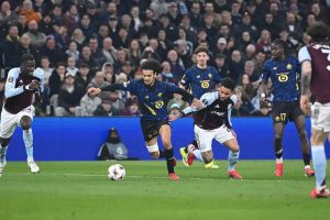Aston Villa advances with a convincing victory over Lille in the Europa League.