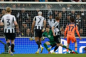 Barnes do Newcastle afirma: Barcelona sabe que estivemos por cima