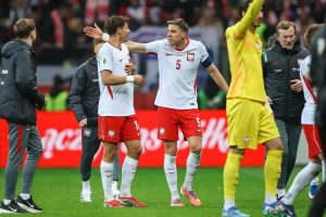 Bednarek critica “erro infantil” que custou golo à seleção polaca