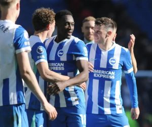 Brighton surpreende e deixa Liverpool em apuros na luta pela champions