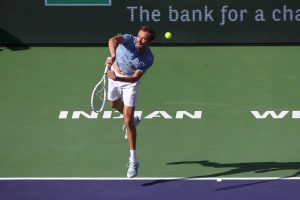 Daniil Medvedev surpreende e entra no top cinco do ténis mundial