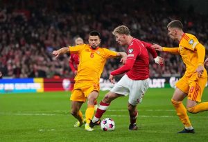 Denmark crushes North Macedonia and is one step away from the World Cup.