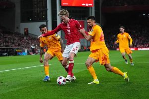Dinamarca arrasa Macedónia do Norte com exibições de Hjulmand, Bah e Froholdt