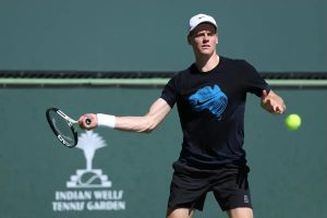 Djokovic e Sinner emergem como nova ameaça no torneio de Indian wells