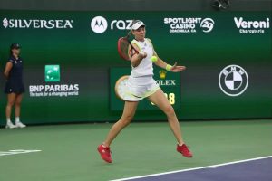 Elena Rybakina culpa calor e falta de energia após derrota com Sabalenka