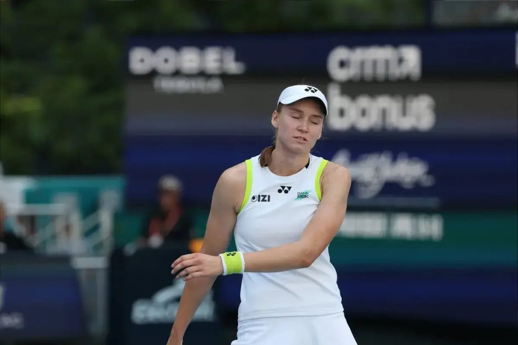 Elena Rybakina reveals attitude after disagreement with coach at the Miami Open.